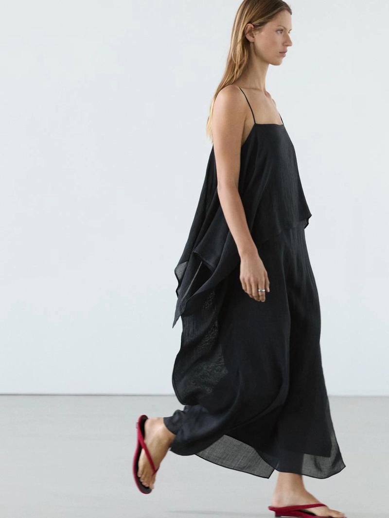 Платье миди с асимметричным оборкой