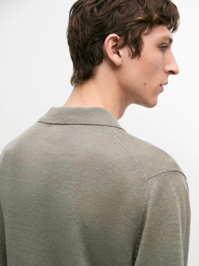 Трикотажный свитер с воротником поло из льна