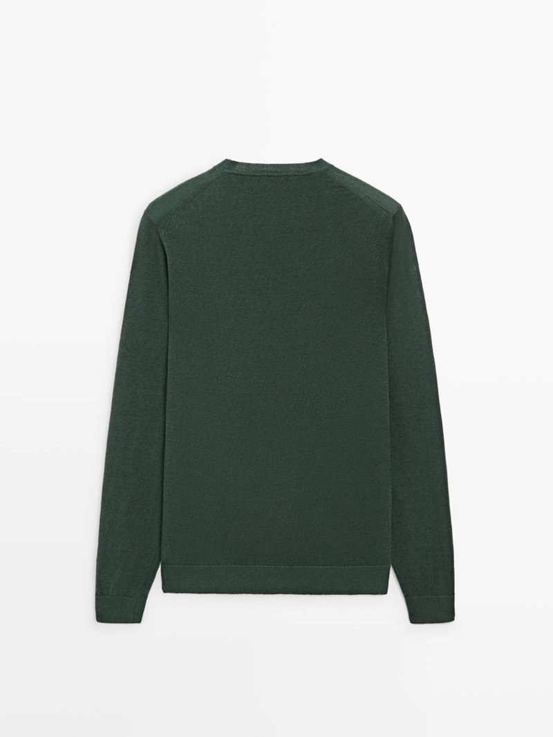 Пуловер из льна с круглым вырезом