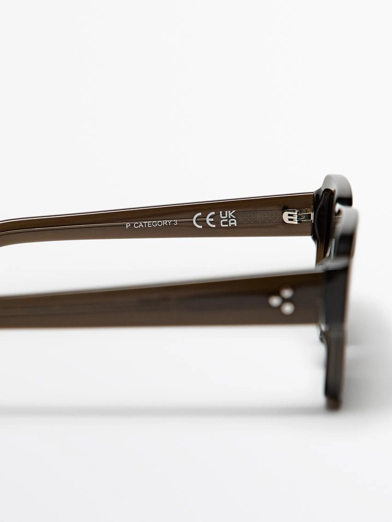 Солнечные очки прямоугольной формы