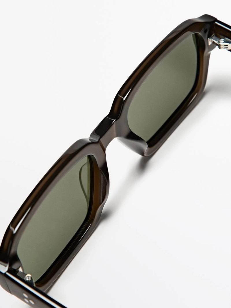 Солнечные очки прямоугольной формы