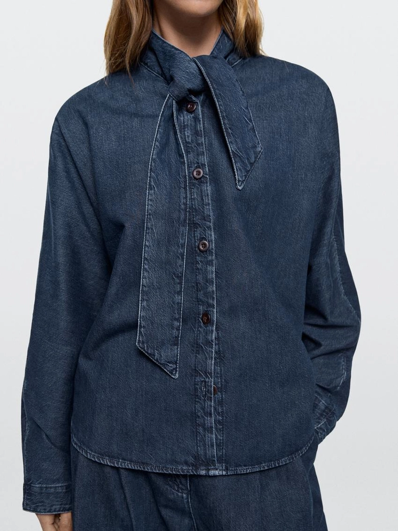 Джинсовая рубашка с деталями воротника