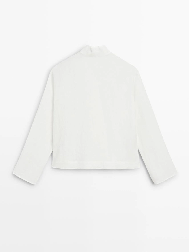 Блузка из льна с драпированным вырезом