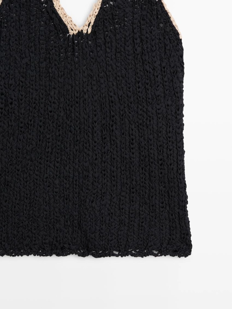 Топ с грубым вязанием и контрастным воротником-холтер