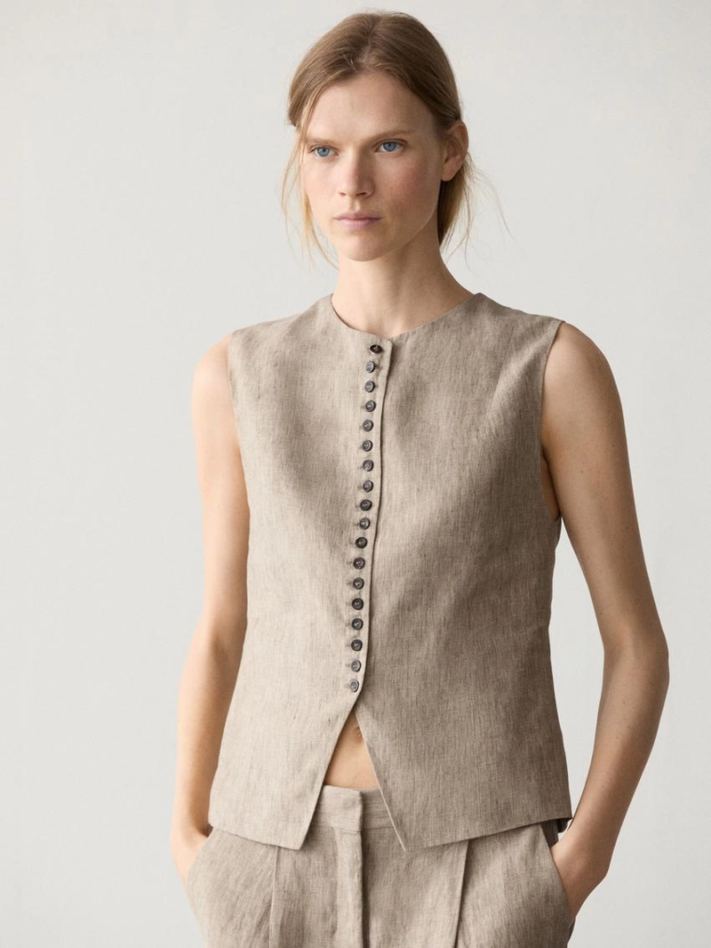 Жилет из льняной меланжевой ткани с пуговицами