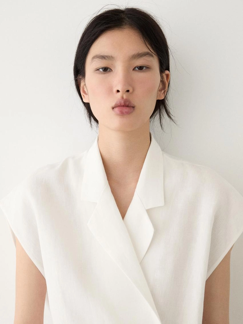 Жилет из льна на пуговицах