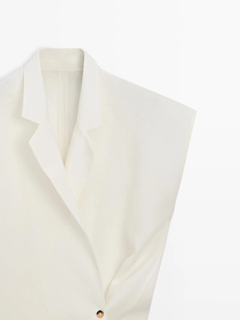 Жилет из льна на пуговицах