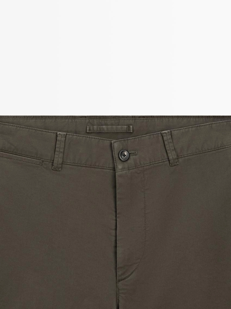 Шорты бермуды из хлопково-синтетической смеси с карманом