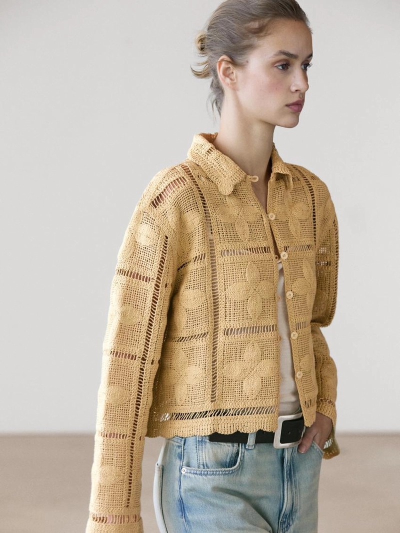 Кардиган с кружевными вырезами