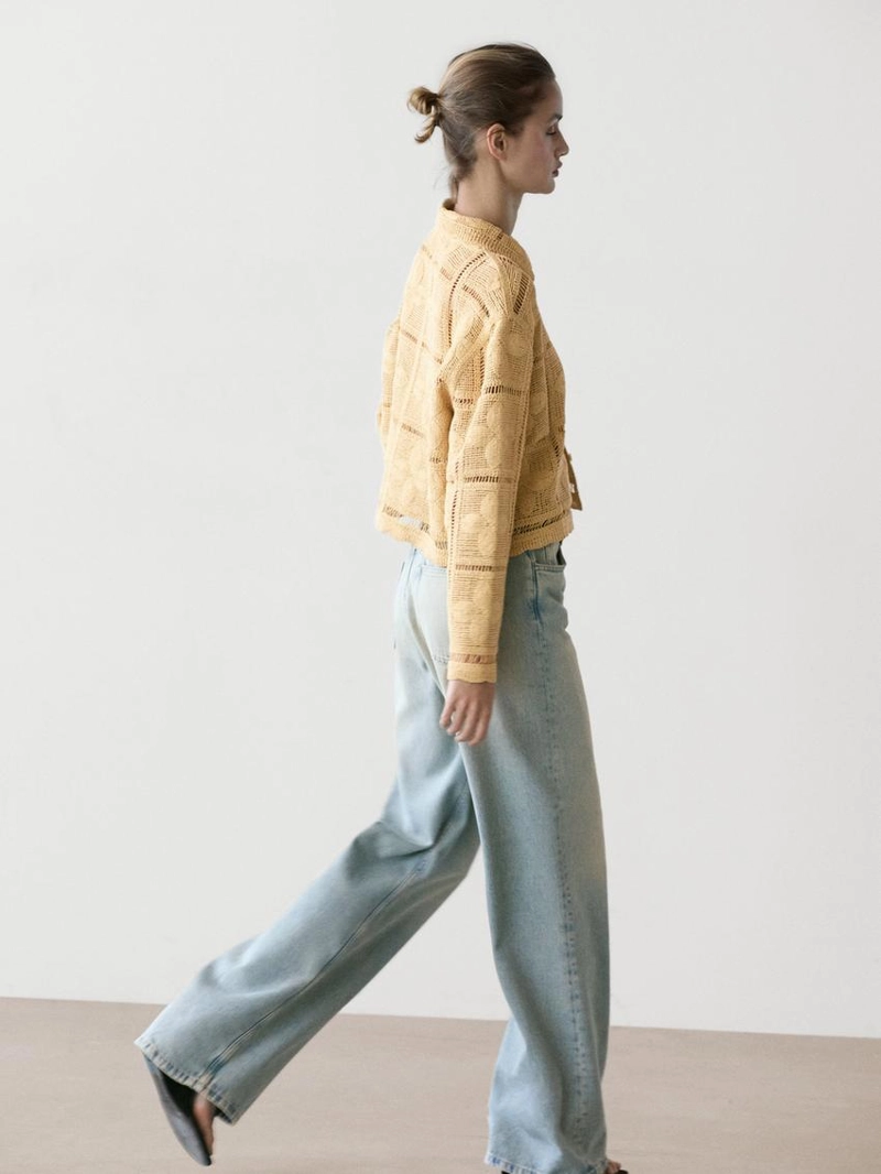 Кардиган с кружевными вырезами