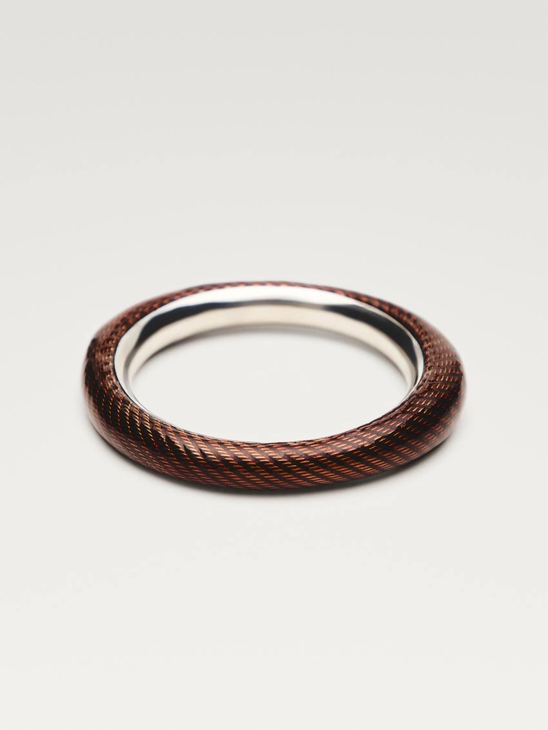 Браслет с текстурой эмали