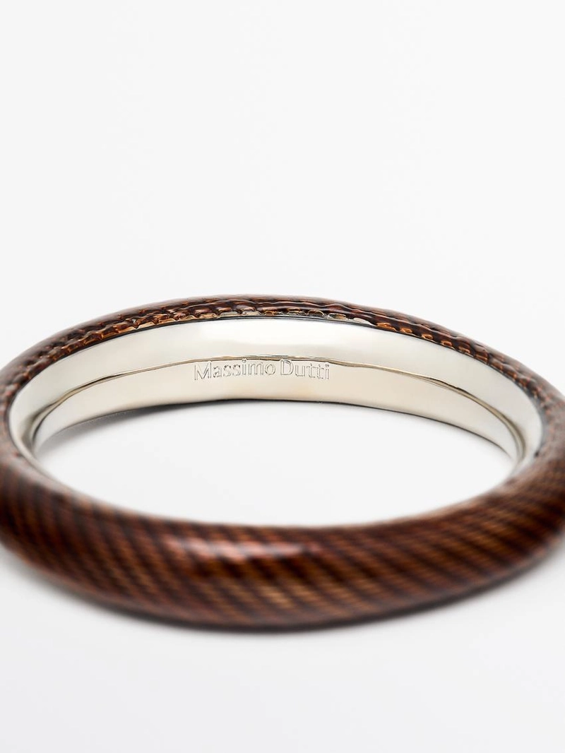 Браслет с текстурой эмали