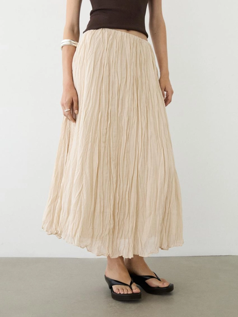 Пышная миди-юбка с деталями в складку