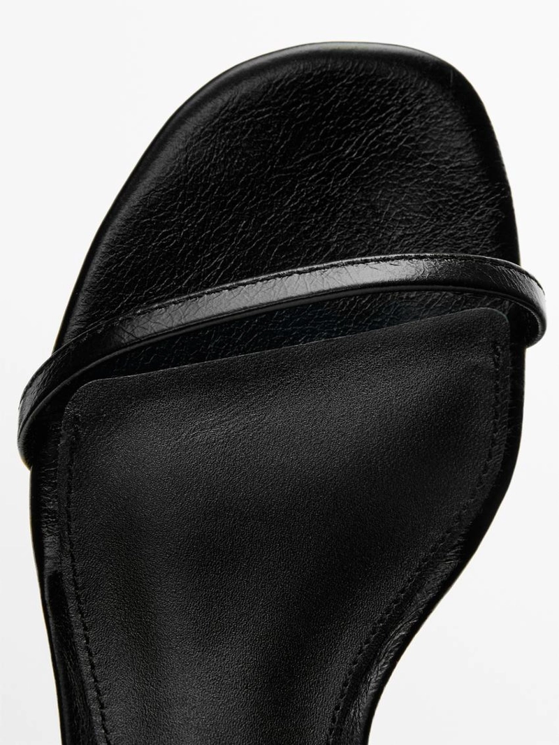 Сандалии на средней шпильке с ремешками из кожи