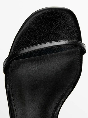 Сандалии на средней шпильке с ремешками из кожи- Заказать в России