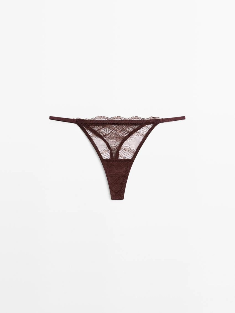 Чулочки с кружевной отделкой