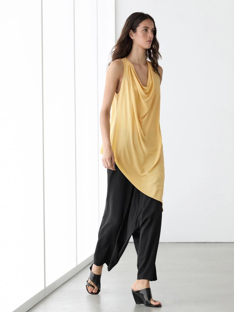 Длинный плавный асимметричный топ