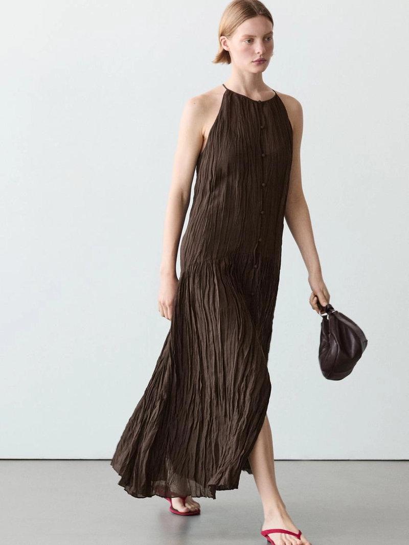 Платье миди с плиссированной отделкой и пуговицами