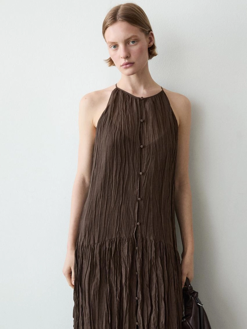 Платье миди с плиссированной отделкой и пуговицами