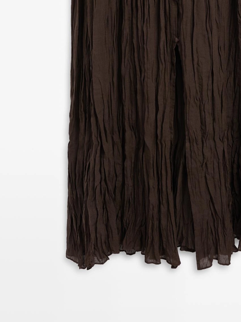 Платье миди с плиссированной отделкой и пуговицами