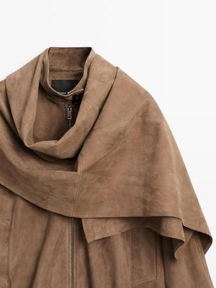 Замшевая кожаная бомбер-куртка с деталью в виде шарфа- Заказать в России