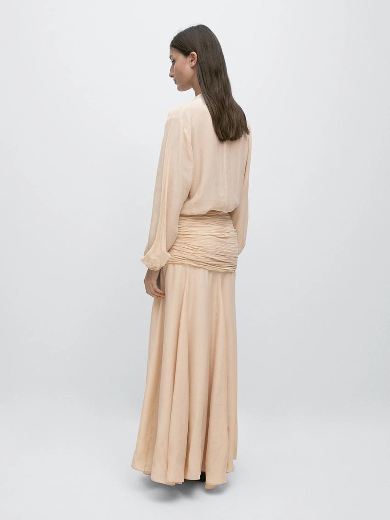 Длинное платье с оборками