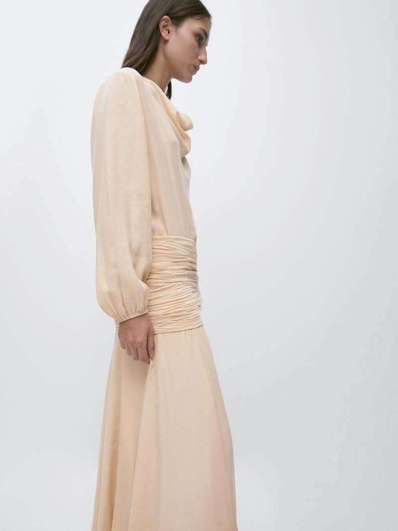 Длинное платье с оборками