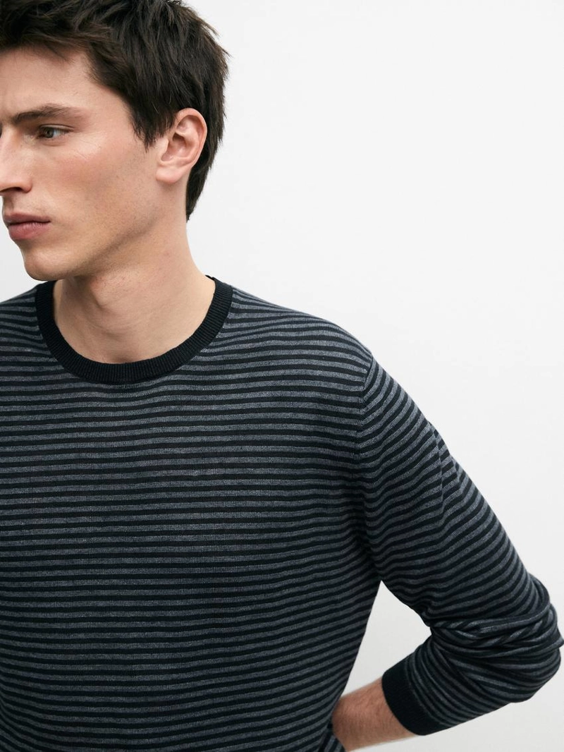 Льняной свитер с полосатыми деталями