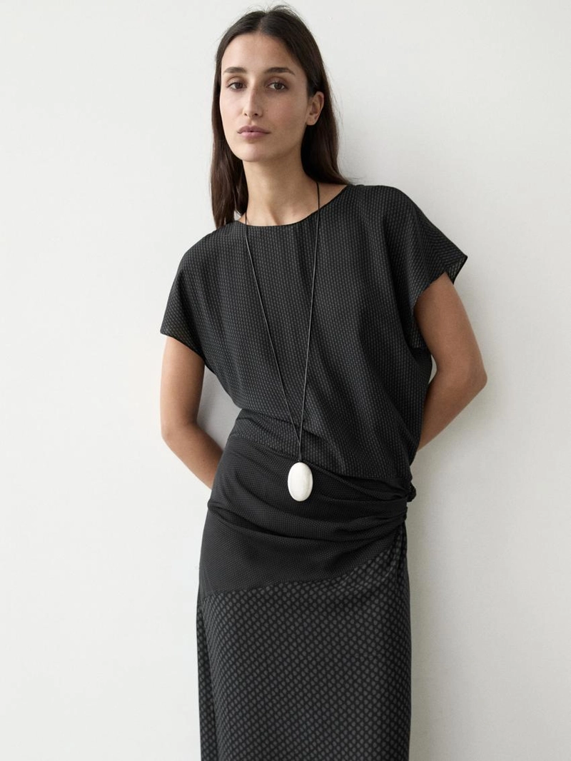 Длинное платье с принтом и деталью узла