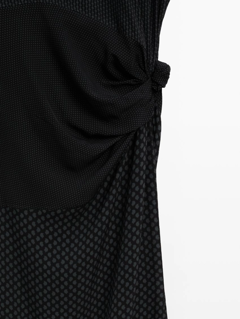 Длинное платье с принтом и деталью узла