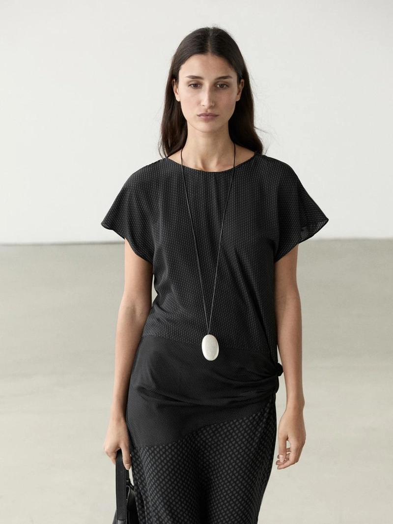 Длинное платье с принтом и деталью узла