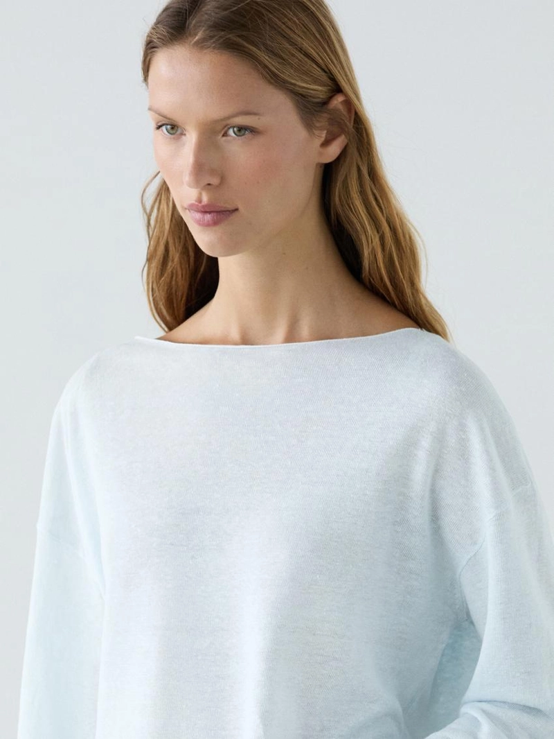 Трикотажный свитер из льна с лодочкой