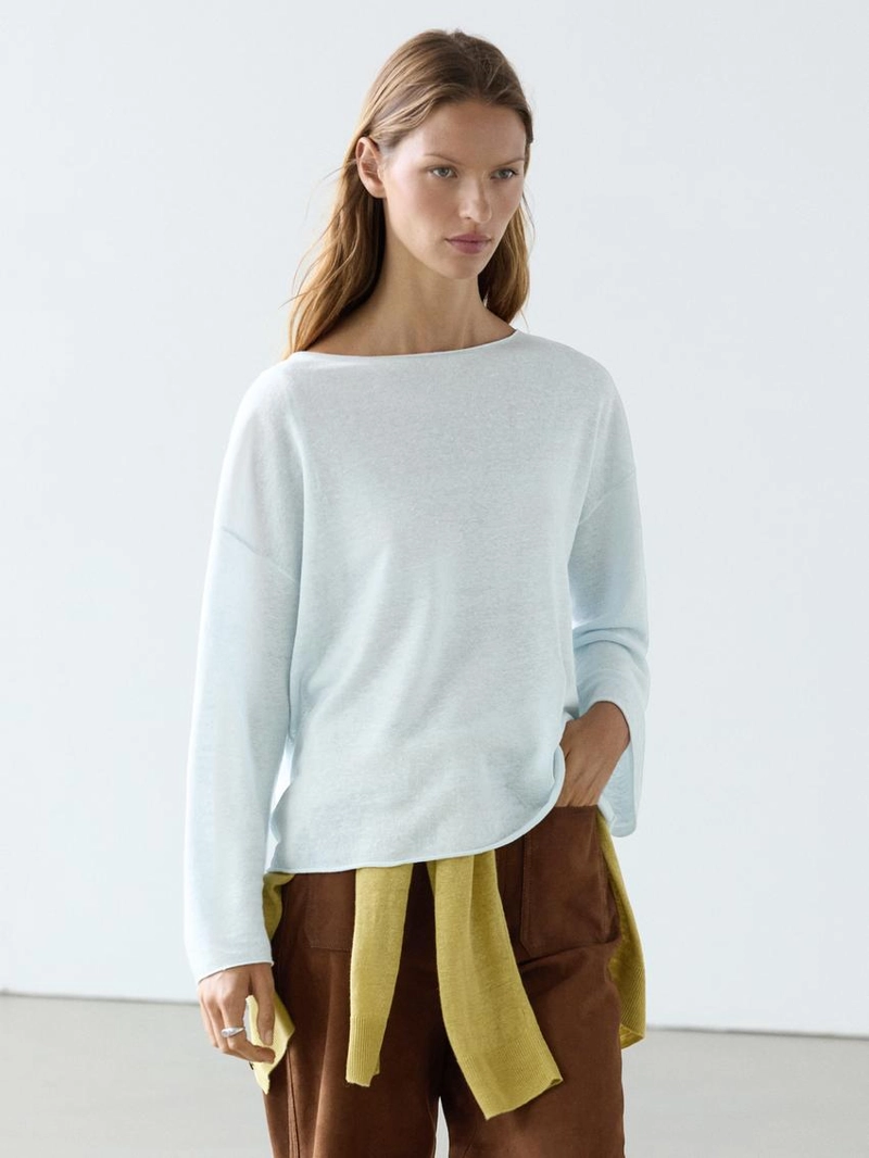 Трикотажный свитер из льна с лодочкой