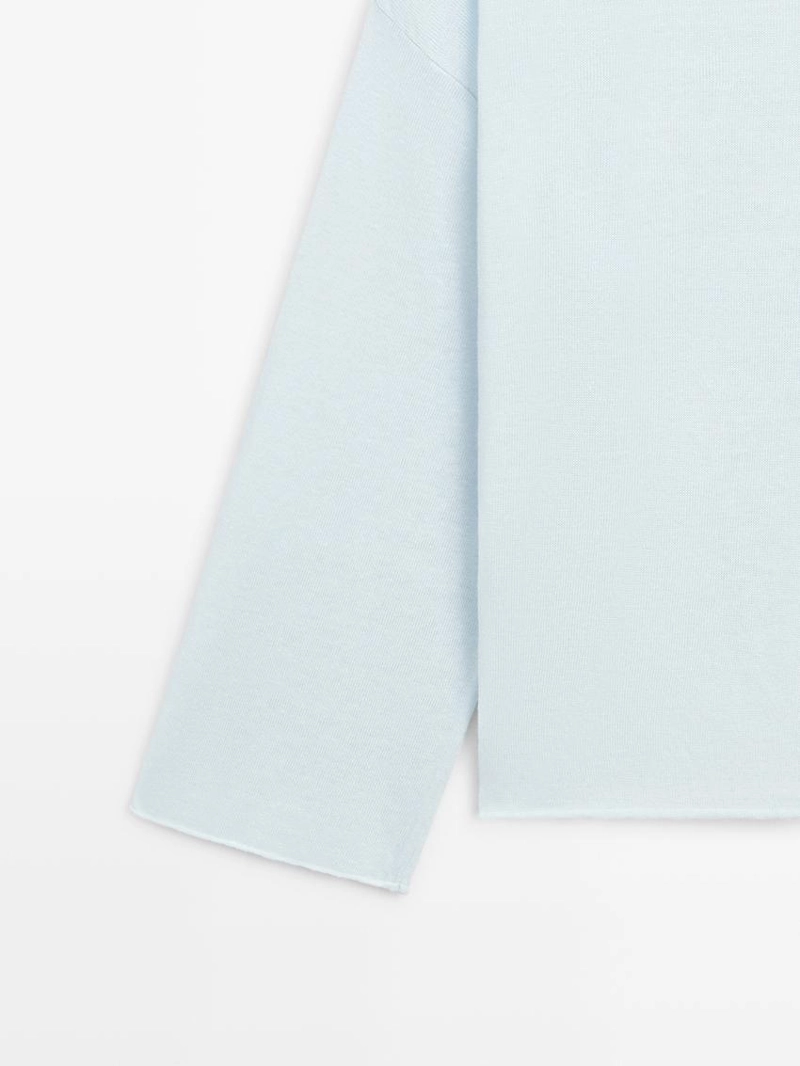 Трикотажный свитер из льна с лодочкой