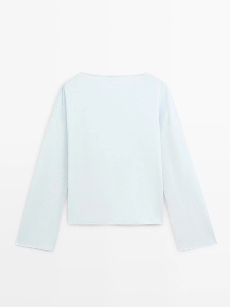 Трикотажный свитер из льна с лодочкой