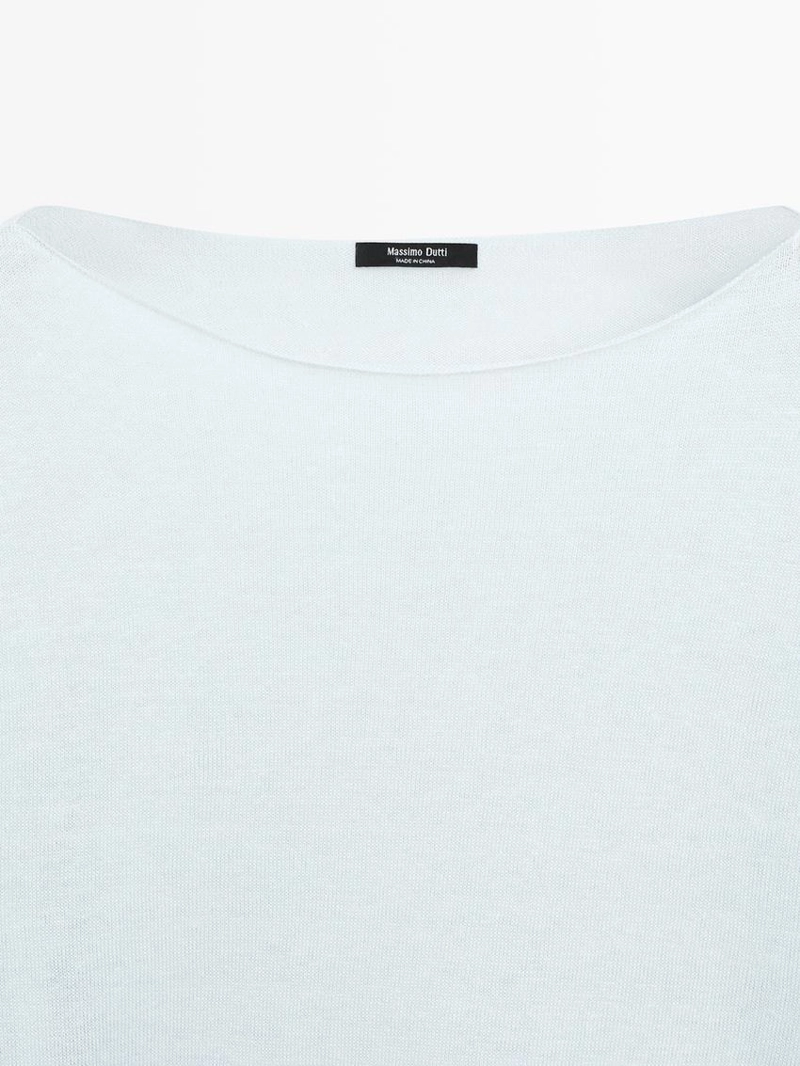 Трикотажный свитер из льна с лодочкой