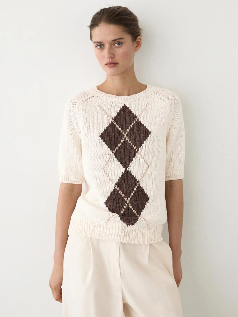 Свитер с ромбами и коротким рукавом