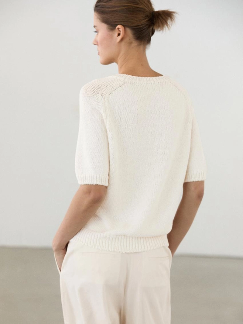 Свитер с ромбами и коротким рукавом