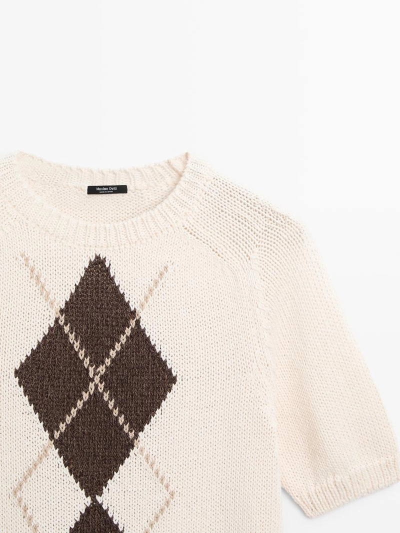 Свитер с ромбами и коротким рукавом