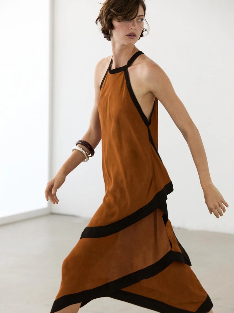 Платье миди с контрастными слоями