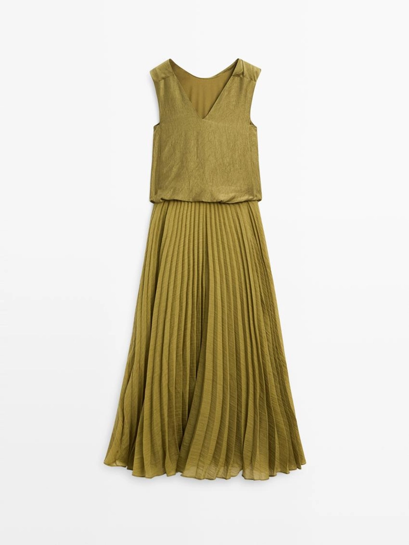 Платье с плиссировкой до пола