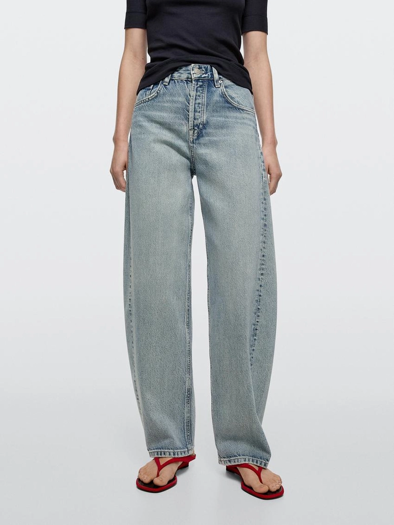 Джинсы с завышенной талией и объемным кроем