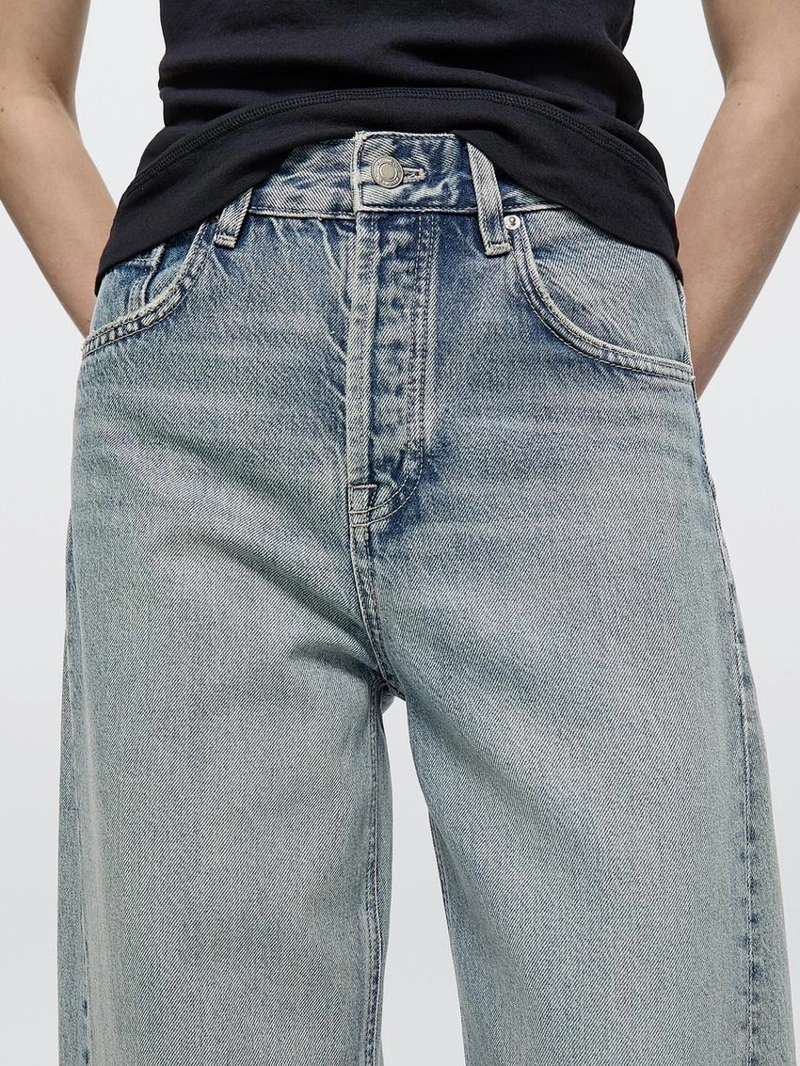 Джинсы с завышенной талией и объемным кроем