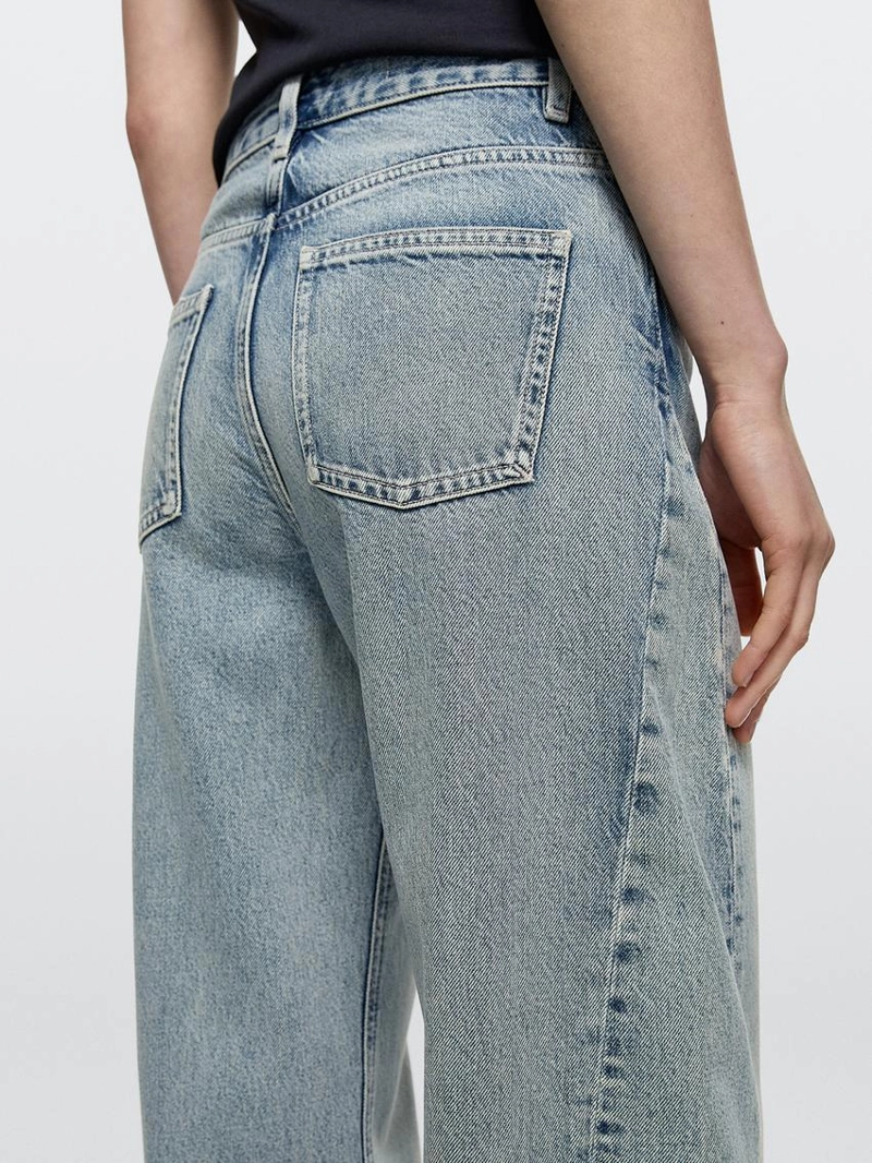 Джинсы с завышенной талией и объемным кроем