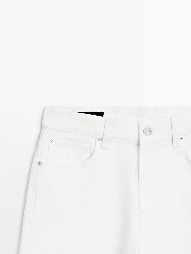 Джинсы с завышенной талией и широкими укороченными брючинами