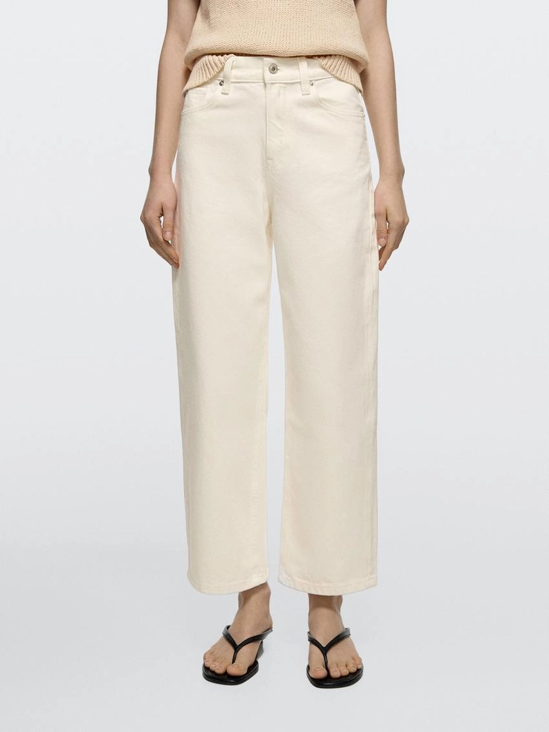 Джинсы с завышенной талией и широкими укороченными брючинами