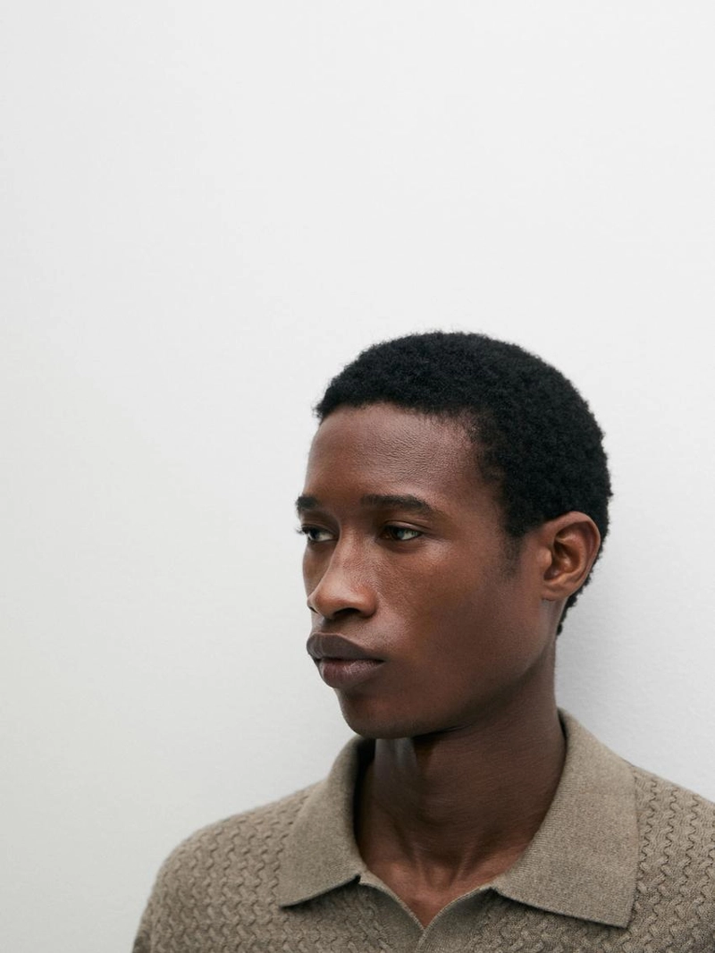 Поло с v-образным вырезом и косым трикотажем