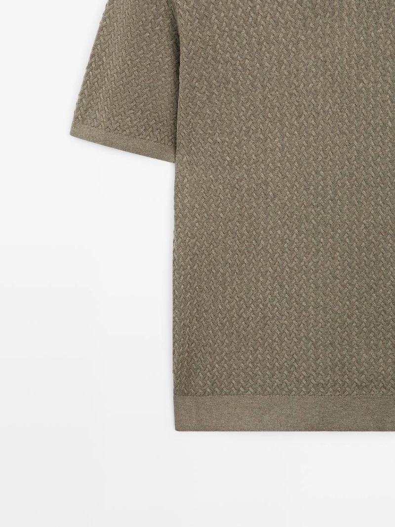 Поло с v-образным вырезом и косым трикотажем