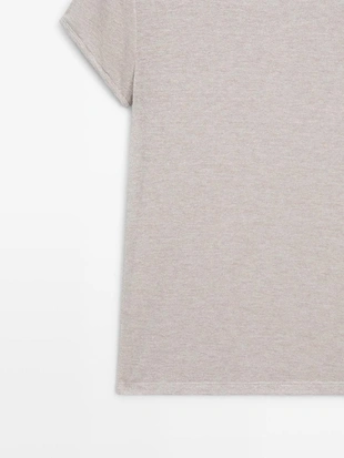 Футболка с коротким рукавом и блестящими деталями- Заказать в России