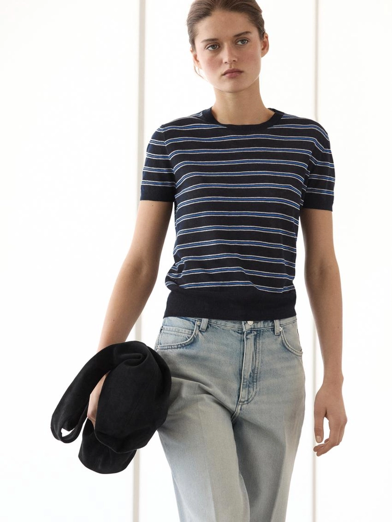 Свитер с коротким рукавом и полосатыми деталями